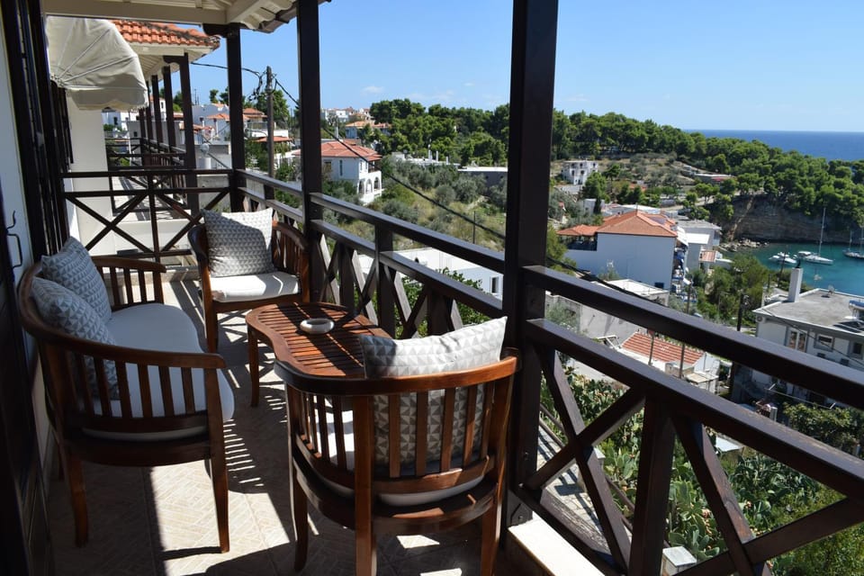 Natural landscape, Balcony/Terrace, Sea view