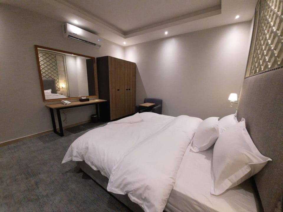 Bed, Bedroom, bunk bed, bidet, wardrobe