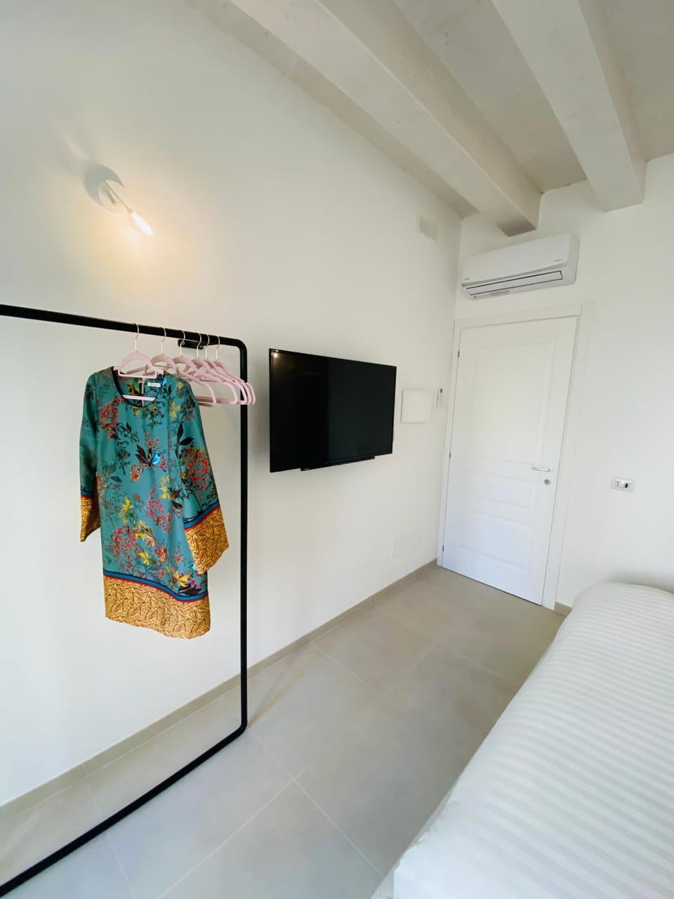 TV and multimedia, air conditioner
