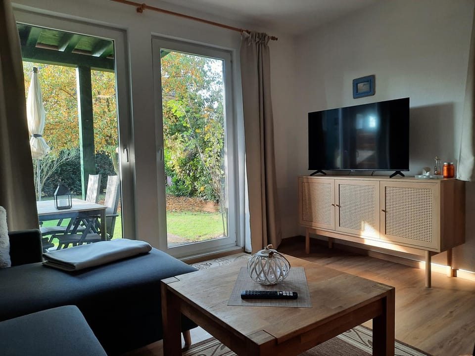 Garden, View (from property/room), Balcony/Terrace, Living room, Garden view