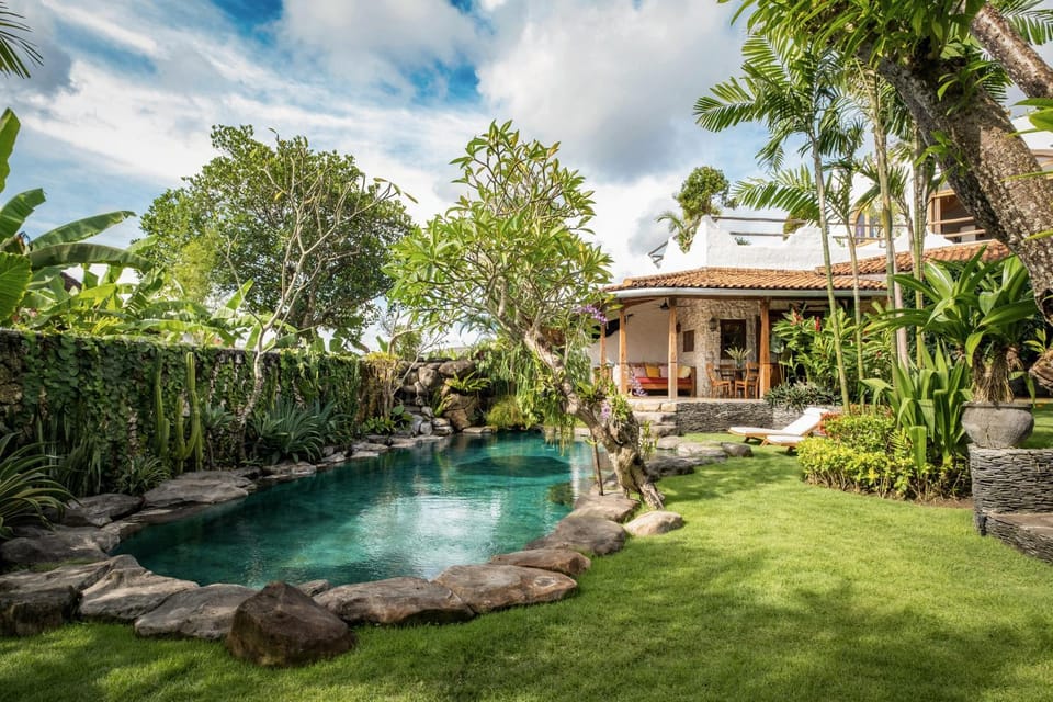 Property building, Garden, Garden, Garden view, Pool view, Swimming pool, Swimming pool
