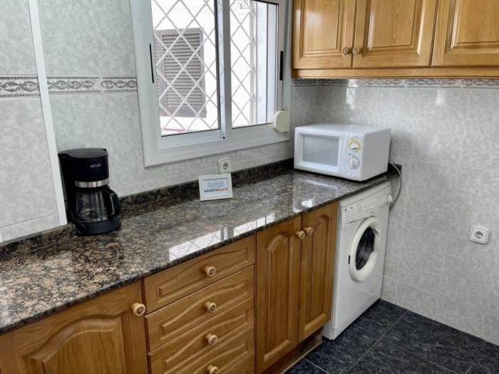 Coffee/tea facilities, Kitchen or kitchenette, minibar, pet friendly, stove, toaster, washing machine