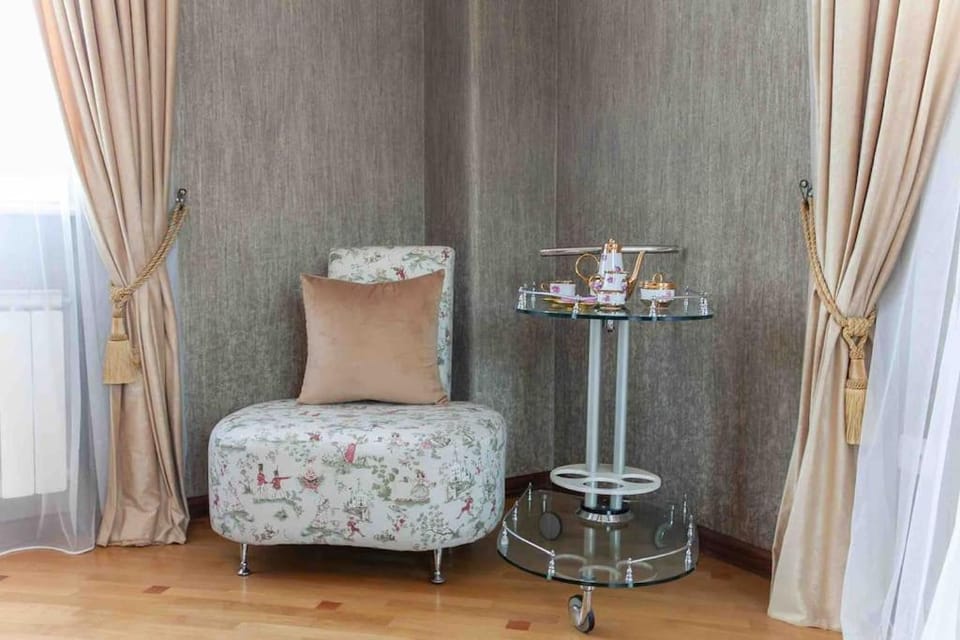 GG Home - cozy 3 bedroom apartment in Vake at Mziuri park Apartment in Tbilisi, Georgia