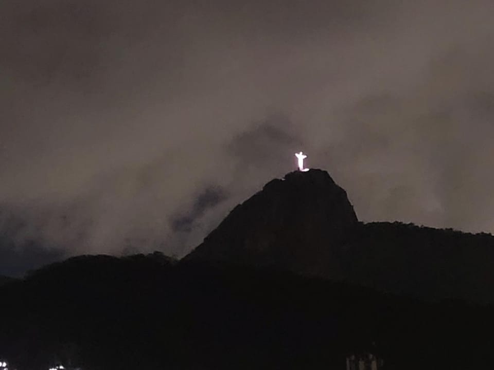 Vista para o Cristo 300M da praia Comércio por perto, silencioso Apartment in Rio de Janeiro