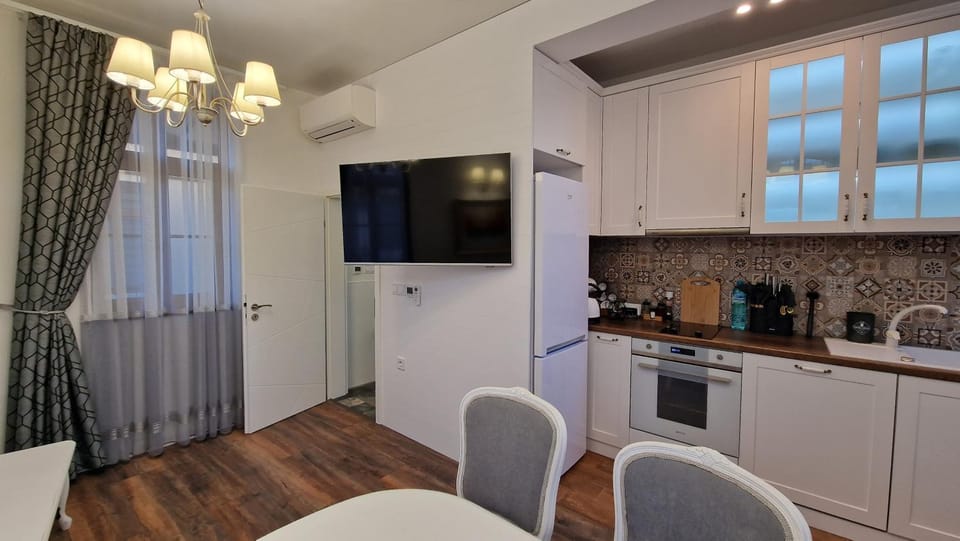 Kitchen or kitchenette, Living room, kitchen