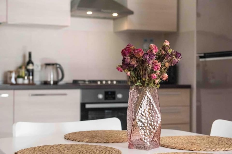 Comfortable 1BR Apartment near Metro & Park - Ideal for Long Stays Apartment in Tbilisi, Georgia