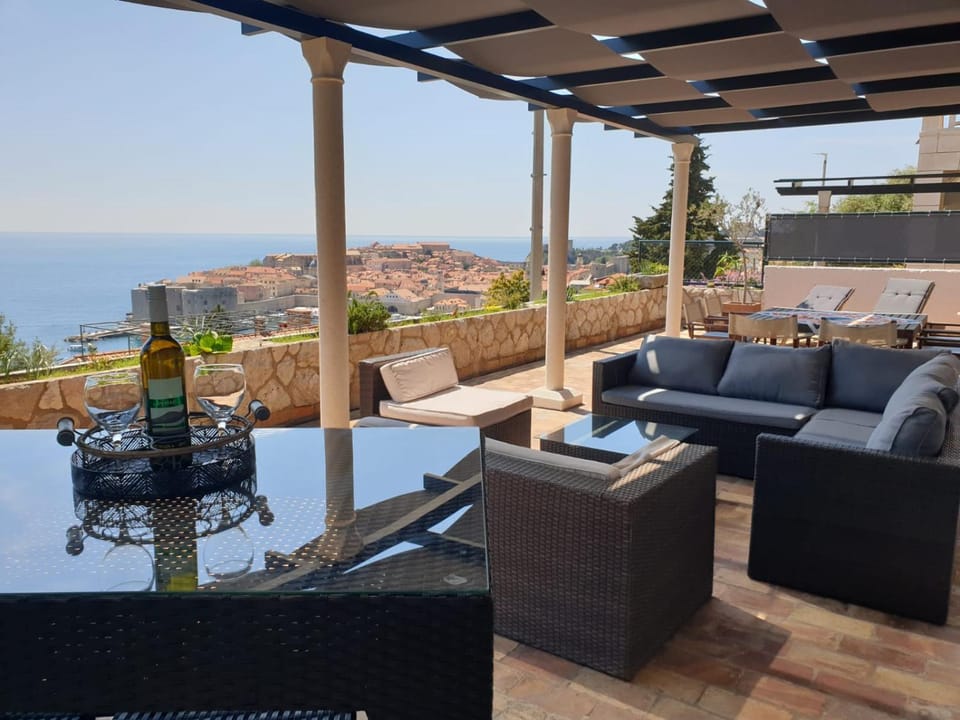 Patio, Nearby landmark, Day, Natural landscape, View (from property/room), Balcony/Terrace, Seating area, Sea view