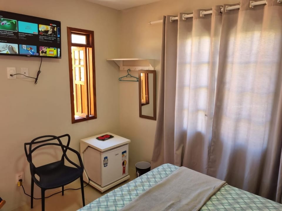 Bed, TV and multimedia, Photo of the whole room, Bedroom, hair dresser