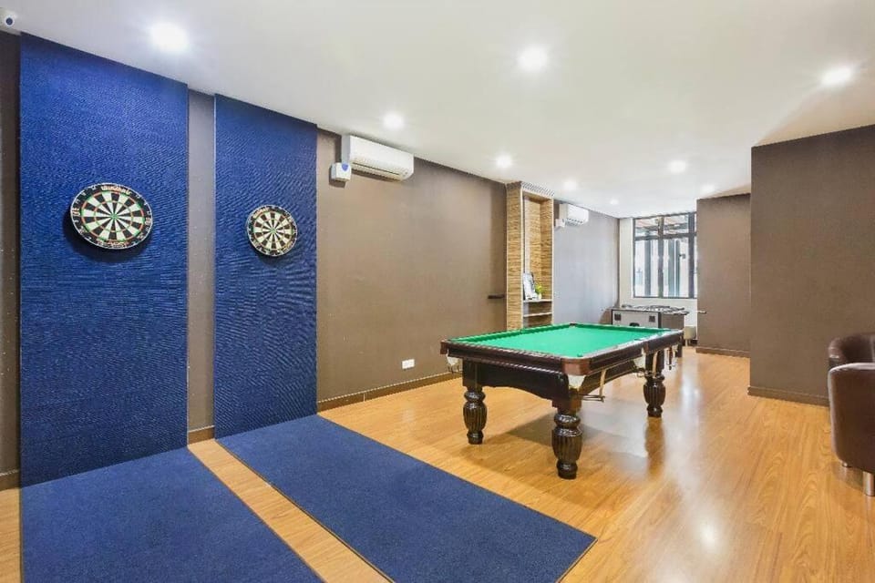 Darts, Game Room, Game Room