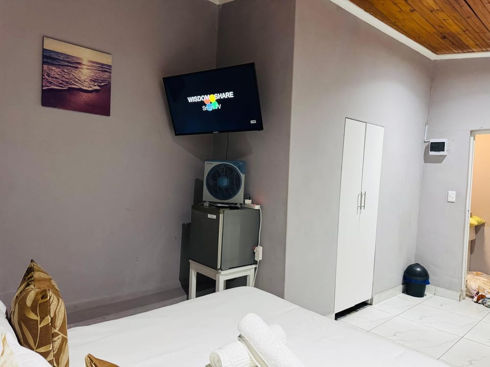 Mila Lodge 1 Bed and Breakfast in Cape Town