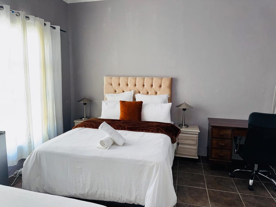 Mila Lodge 1 Bed and Breakfast in Cape Town