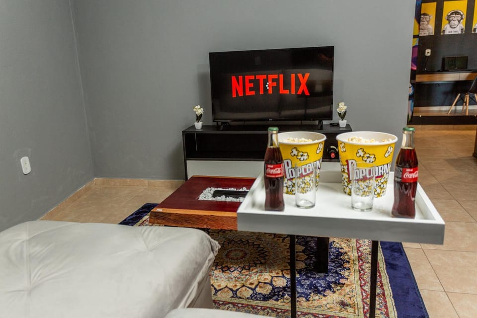 Communal lounge/ TV room, TV and multimedia, Living room, Seating area, Evening entertainment, Evening entertainment
