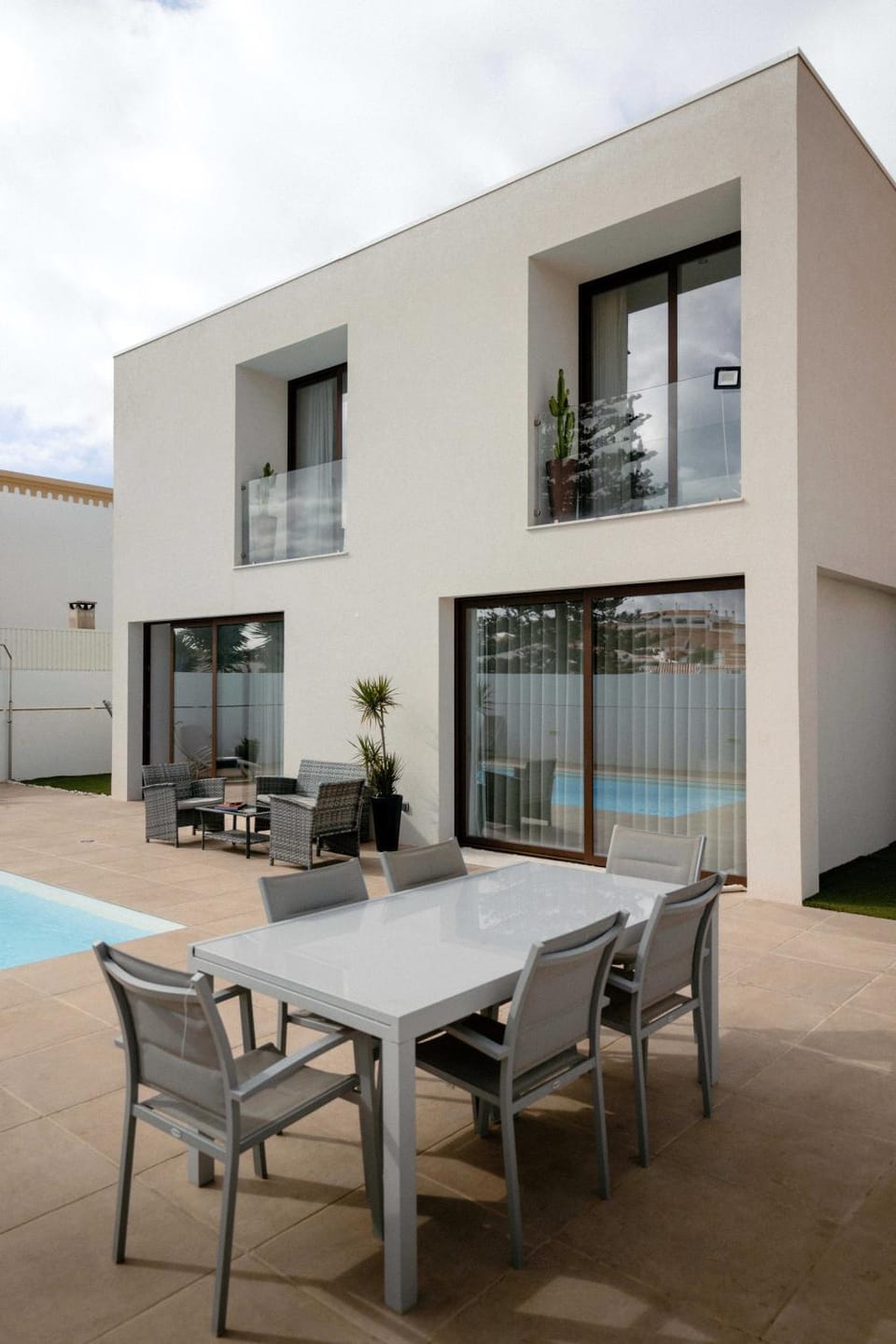 Property building, Swimming pool