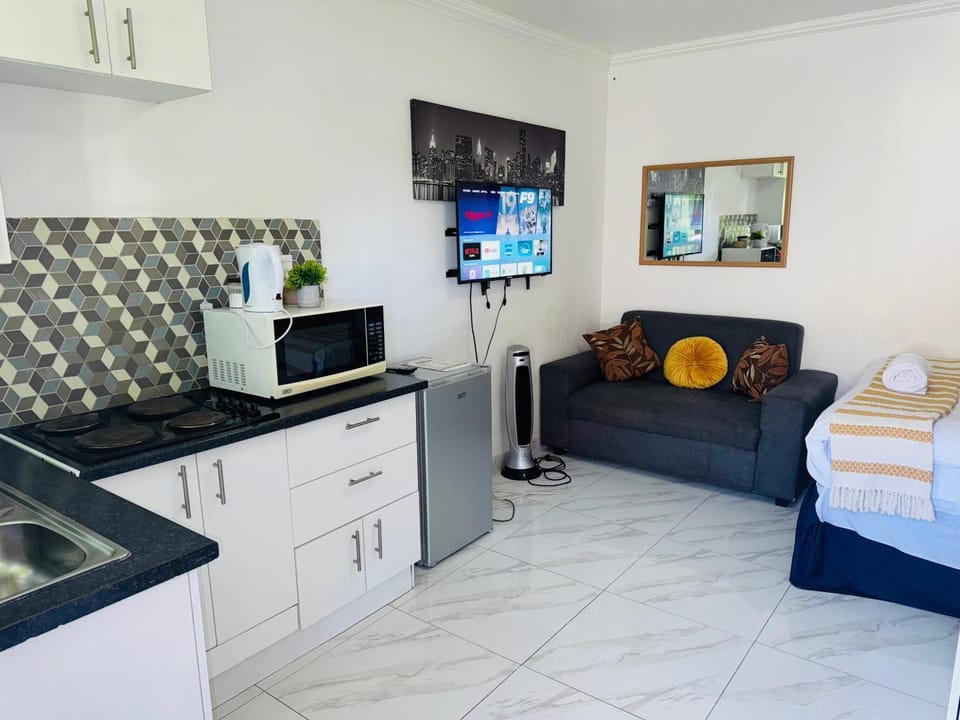Mila Lodge 2 Bed and Breakfast in Cape Town
