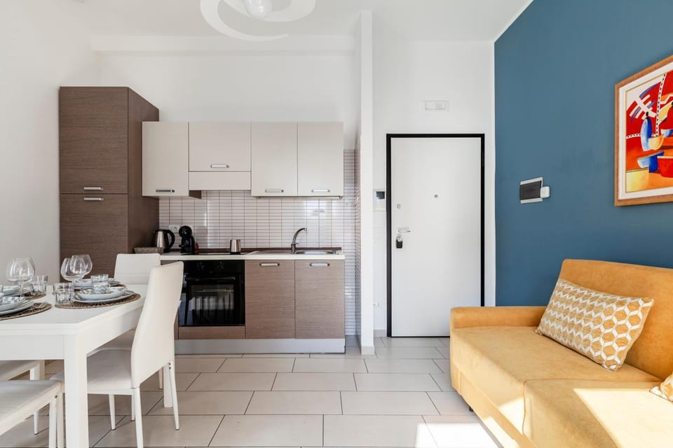 Kitchen or kitchenette, Living room, Seating area, Dining area, oven, stove