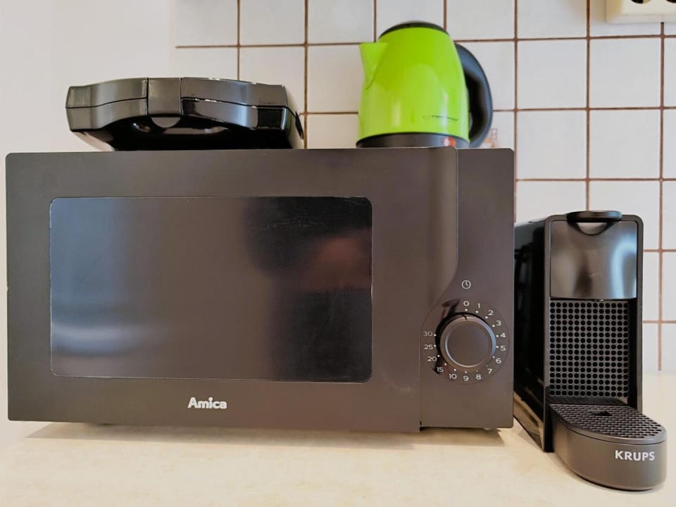 Coffee/tea facilities, minibar, toaster