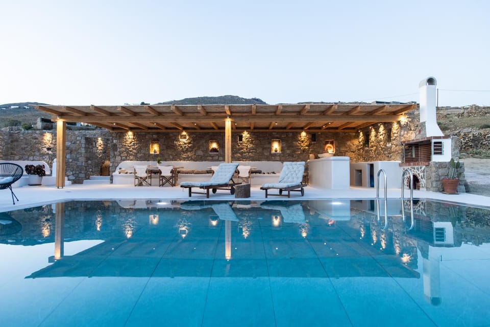 Property building, Day, Natural landscape, Mountain view, Pool view, Swimming pool