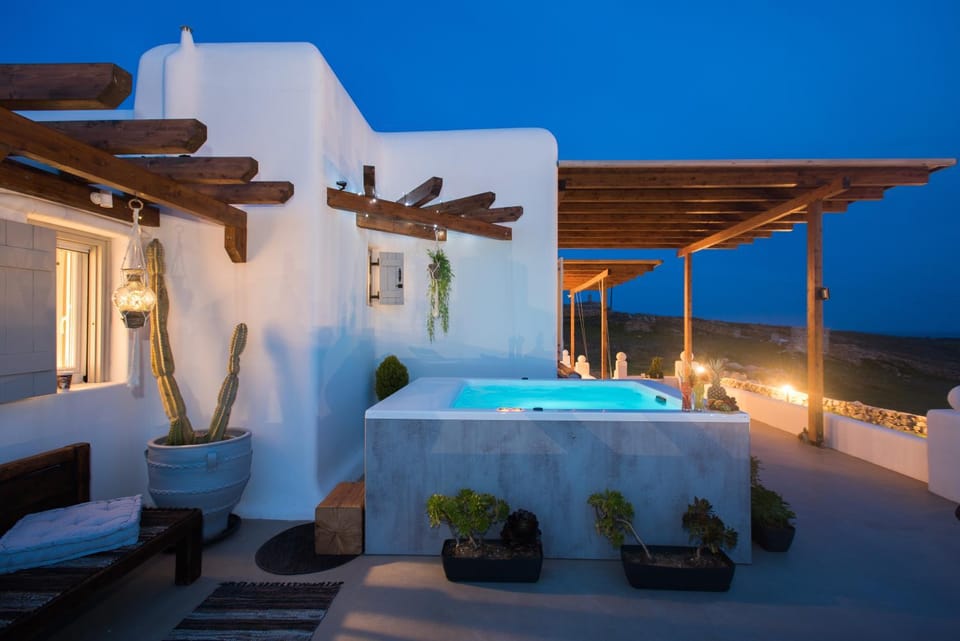 Property building, Night, Natural landscape, Hot Tub