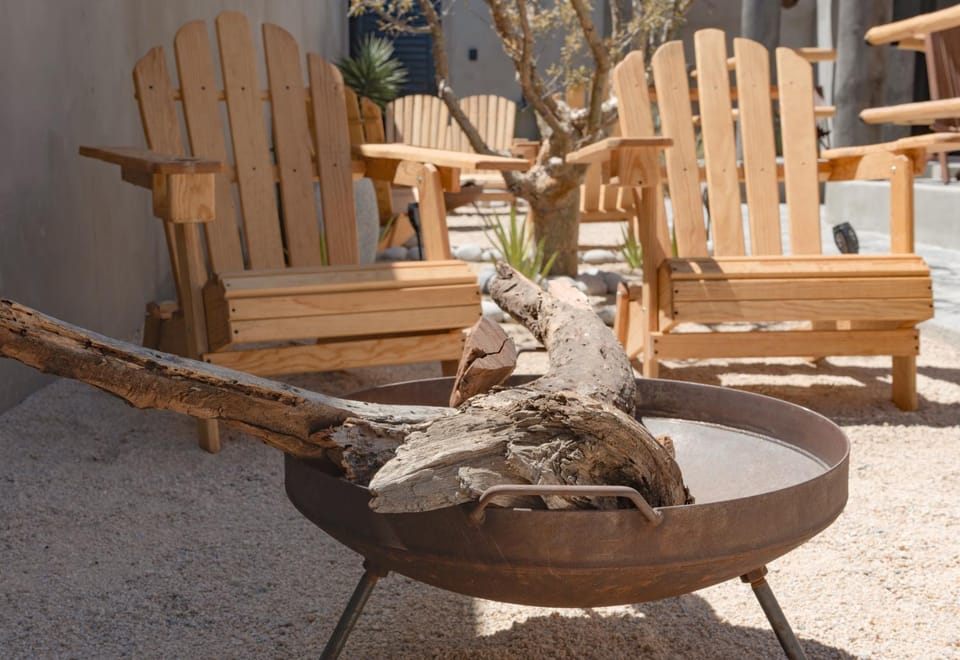 Patio, Day, Living room, Seating area, flat iron