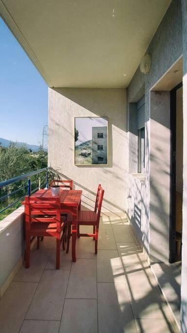 Radhima Seaside Apartment with Free Parking Apartment in Vlorë County, Albania