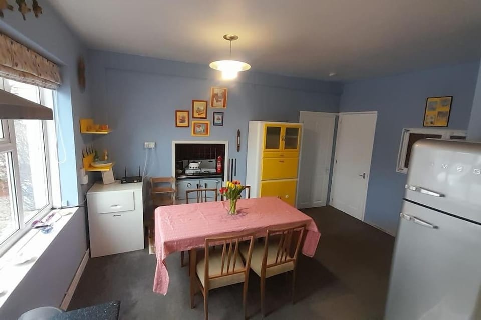 Dining area, pet friendly