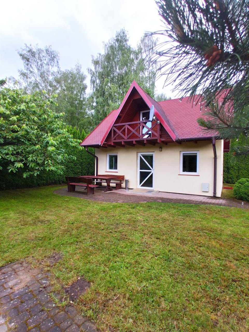 Property building, Day, Natural landscape, Garden, Garden view