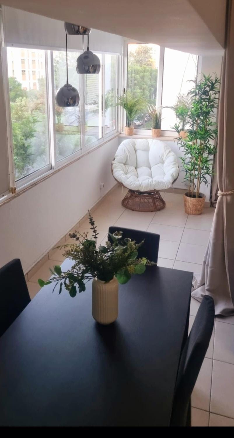 Seating area, Dining area