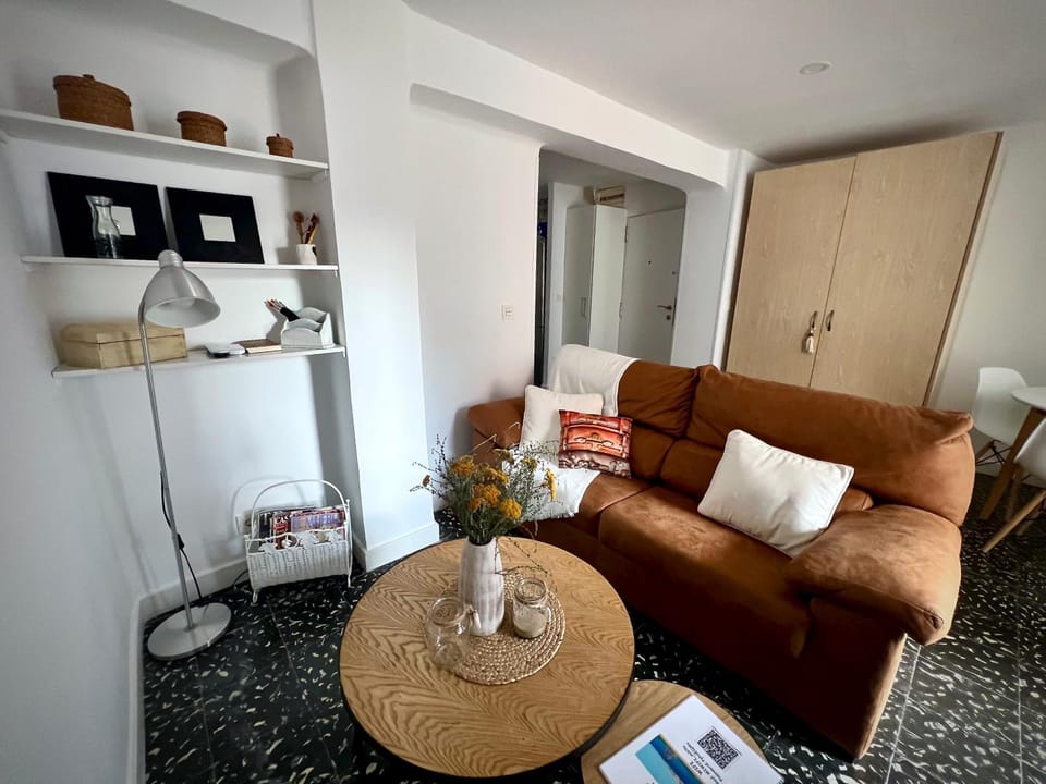 Communal lounge/ TV room, Living room