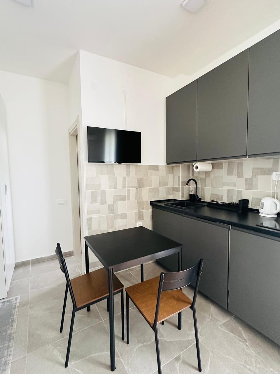Kitchen or kitchenette, kitchen