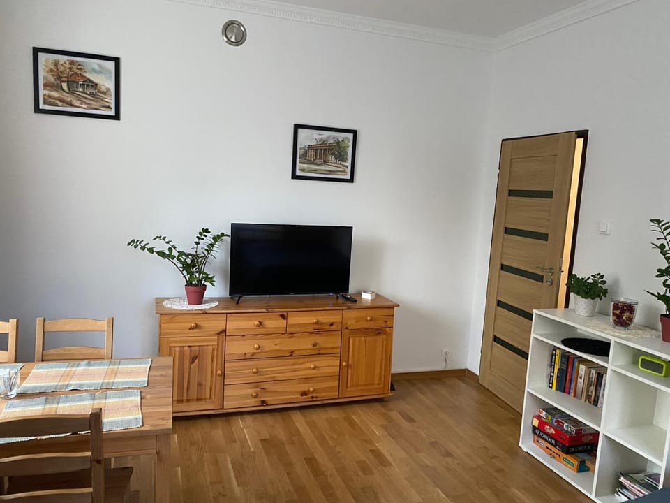 Apartament przy Parku Czartoryskich II - Faktury VAT - parking Apartment in Masovian Voivodeship