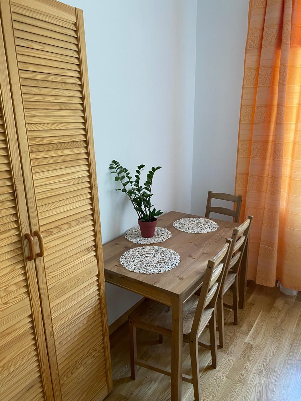 Apartament przy Parku Czartoryskich II - Faktury VAT - parking Apartment in Masovian Voivodeship