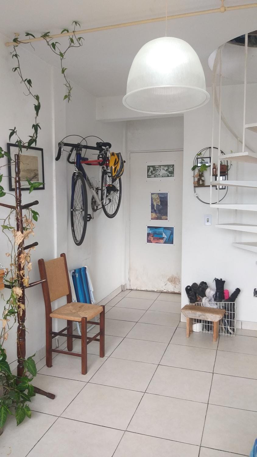 Quarto suite individual Compartilha somente a cozinha com o morador e sua cachorra Chori Vacation rental in Porto Alegre