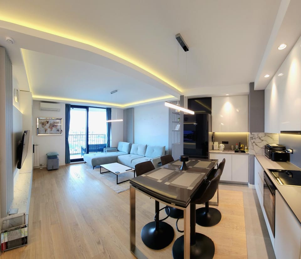 Kitchen or kitchenette, Living room, Seating area, Dining area, minibar, pet friendly, stove, toaster