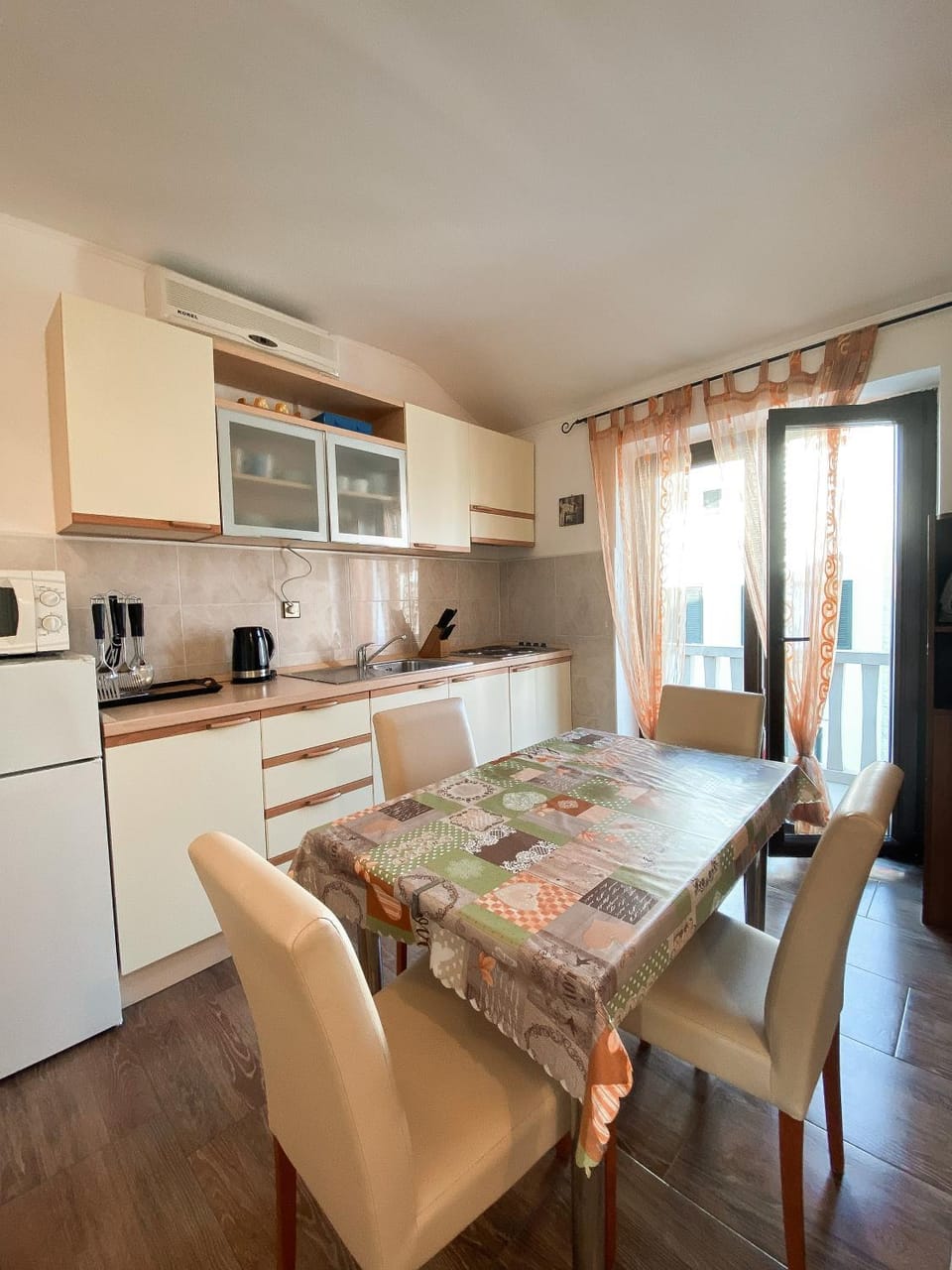 Balcony/Terrace, Kitchen or kitchenette, Seating area, Dining area, minibar, stove