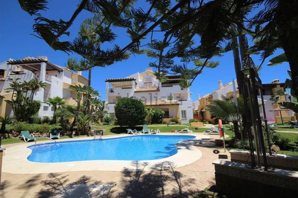 Apartamento en primera línea de playa Apartment in Marbella