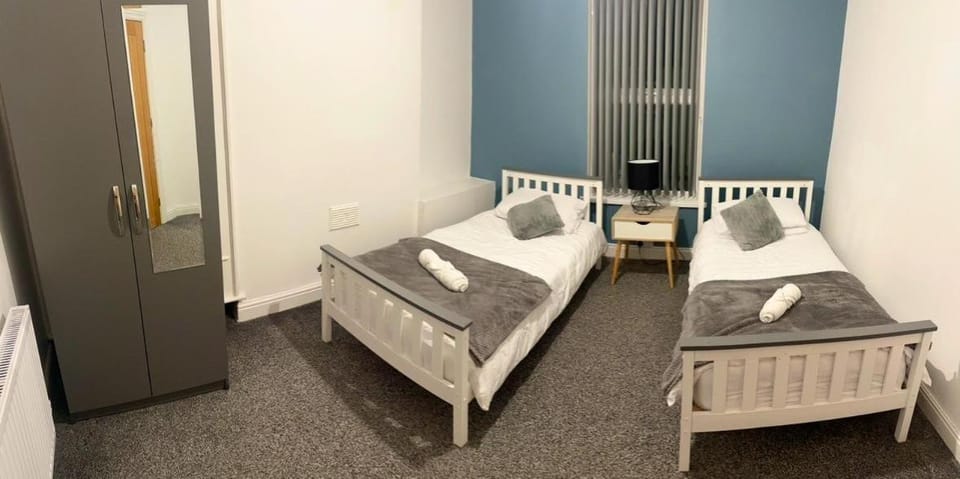 Modern Spacious 2 Bedroom Apt Apartment in England