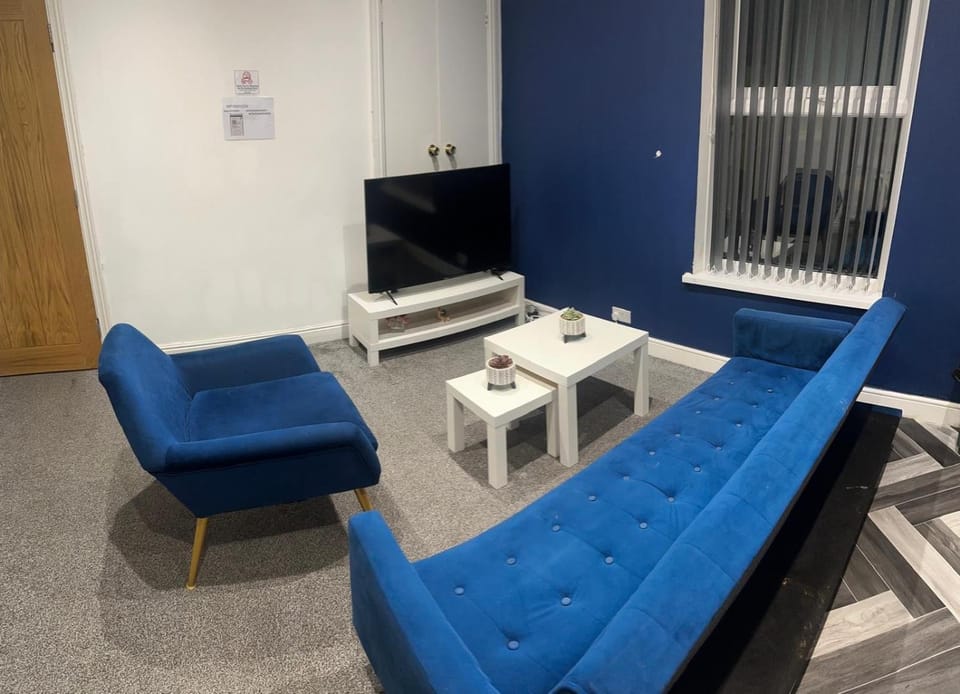 Modern Spacious 2 Bedroom Apt Apartment in England