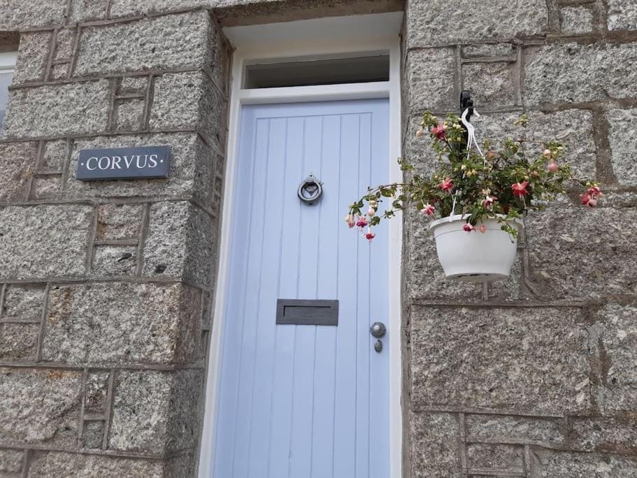 Corvus - Beautiful cottage half a mile from Mousehole House in England
