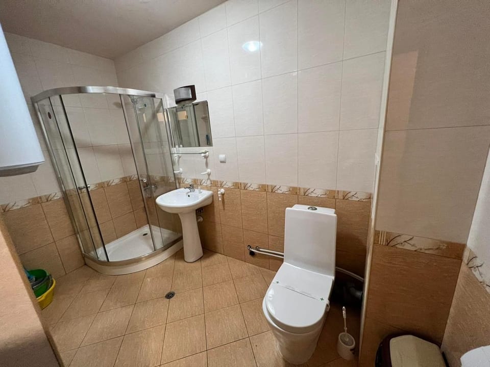 Shower, Toilet, Bathroom