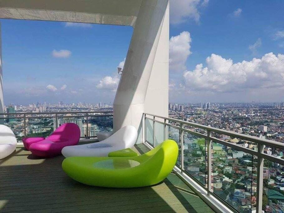 2BR Lower Penthouse @ Acqua Private Residences Apartment in Mandaluyong