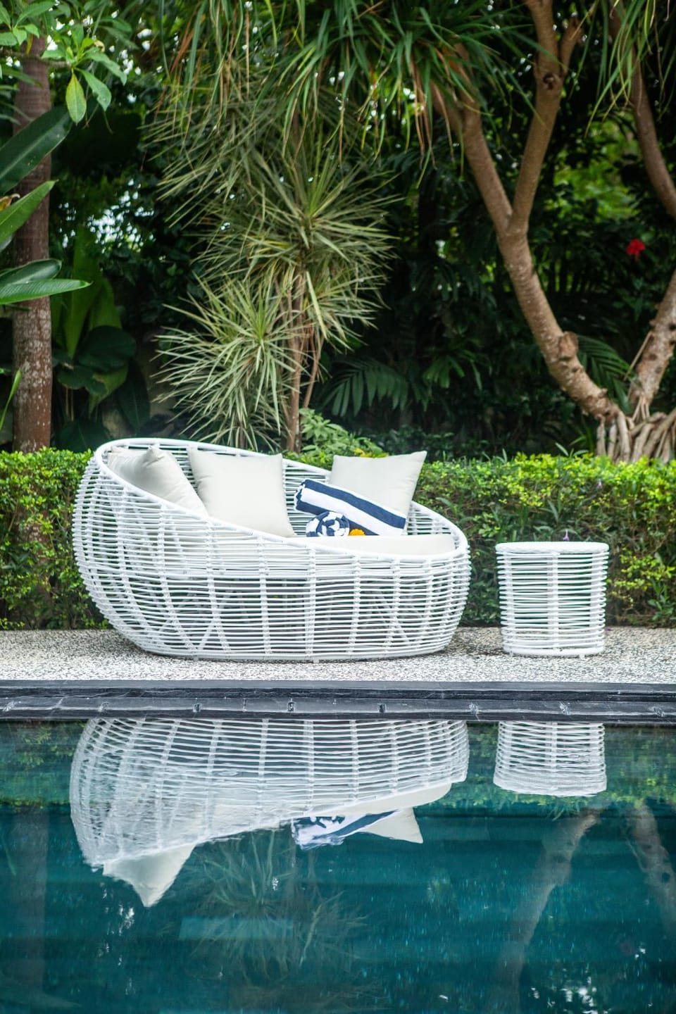Garden, Swimming pool, sunbed