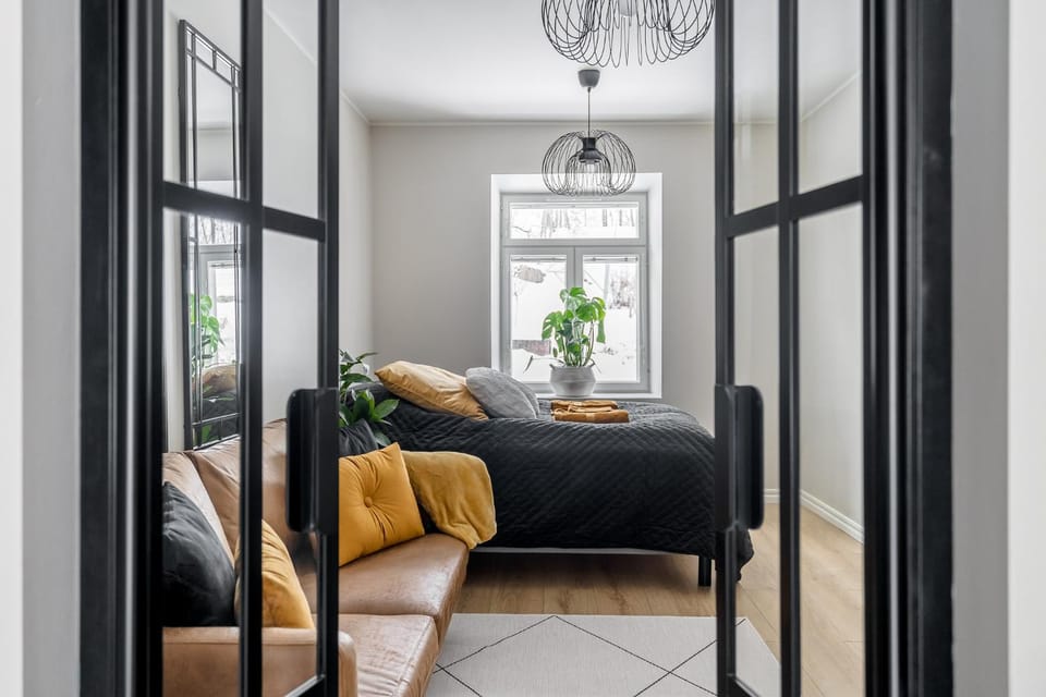 Bed, Living room, Seating area, Bedroom