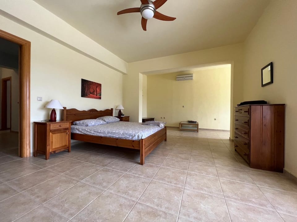 Bedroom, air conditioner