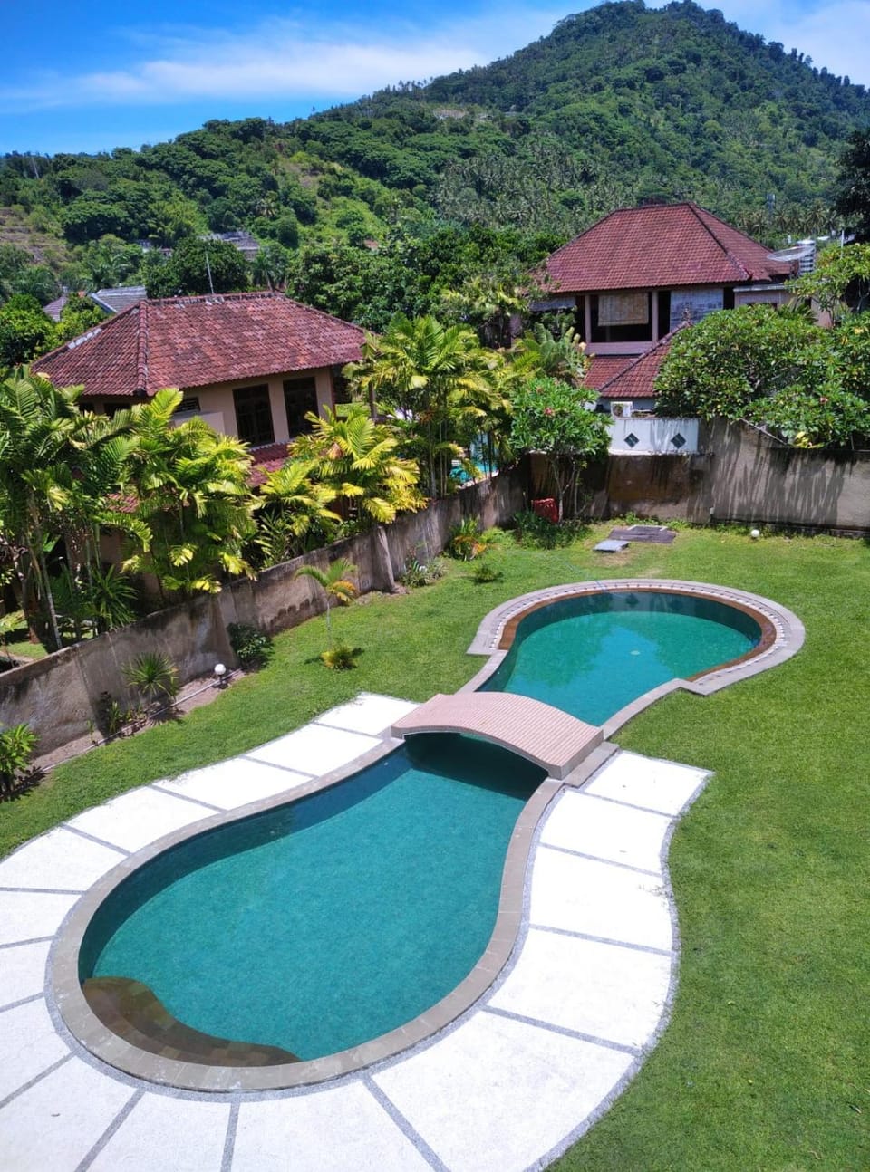 Swimming pool, Swimming pool