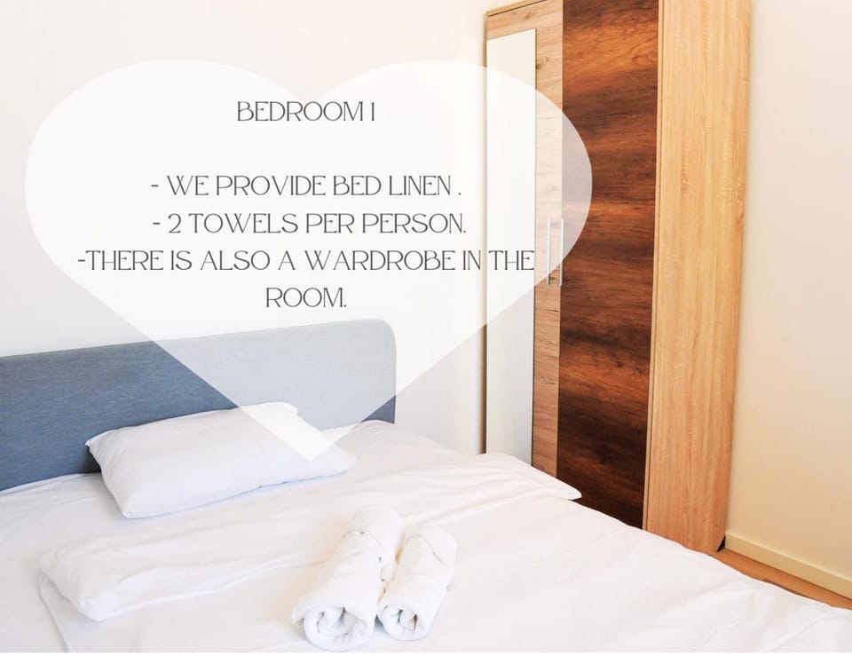 Bed, Photo of the whole room, Bedroom, towels