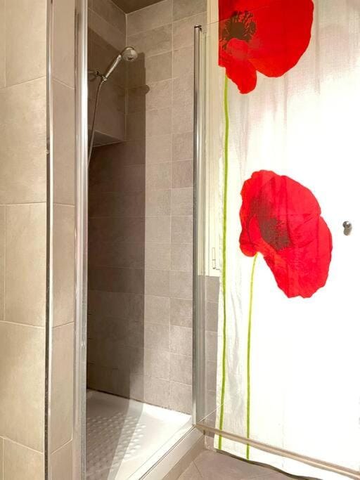 CAMERA DOPPIA - LOW COST CON BAGNO PRIVATO Bed and Breakfast in Florence