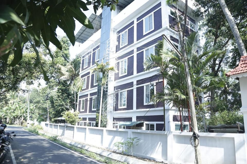Property building, Street view