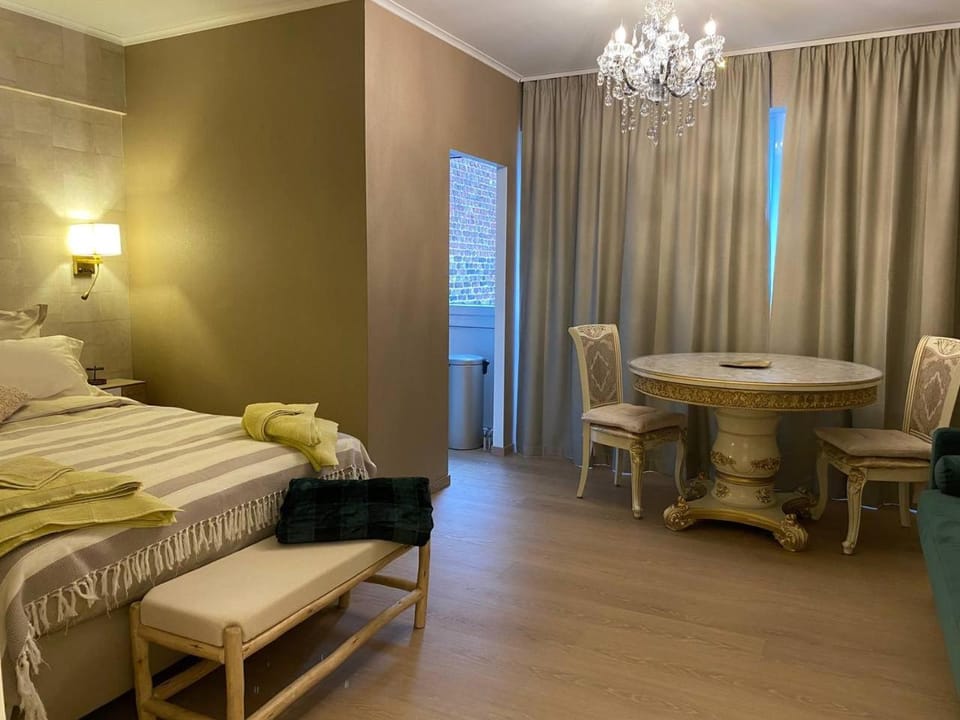 Bed, Living room, Photo of the whole room, Bedroom