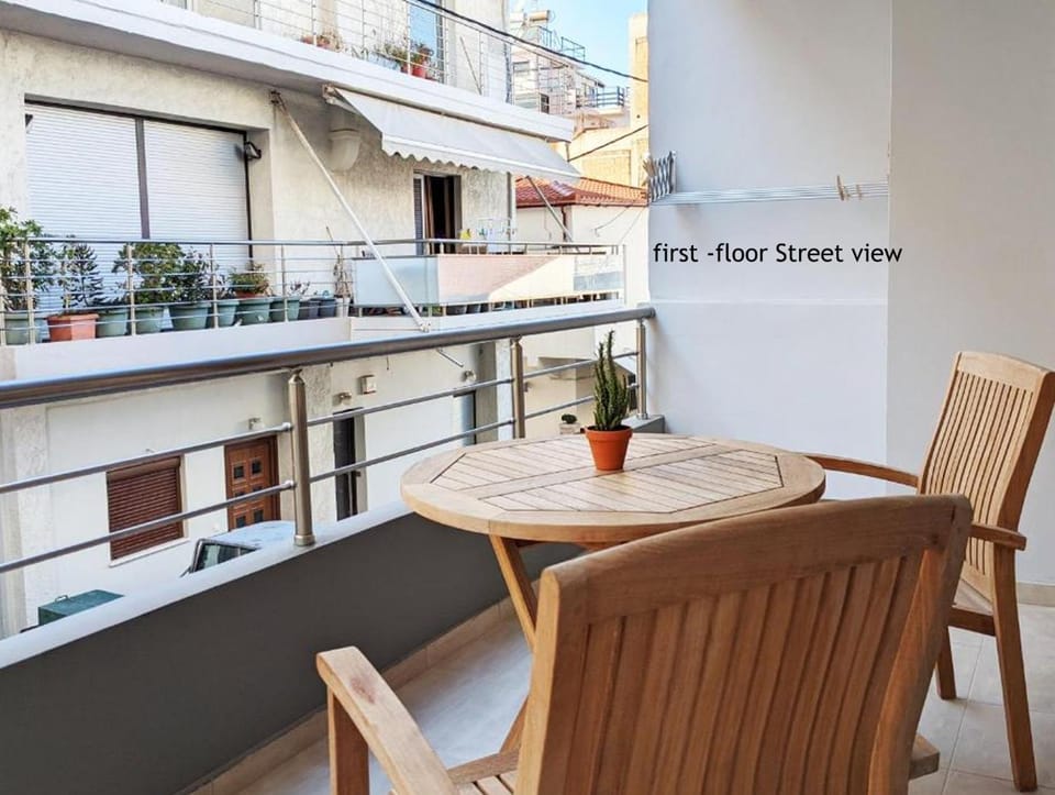 Balcony/Terrace, Street view