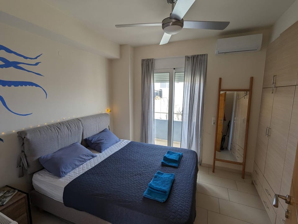 Bed, Bedroom, fireplace, towels